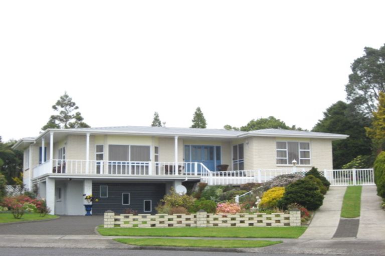 Photo of property in 24 Hickford Place, Okato, 4335