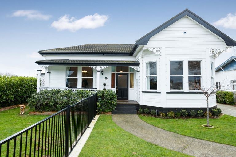 Photo of property in 11 Limbrick Street, Terrace End, Palmerston North, 4410