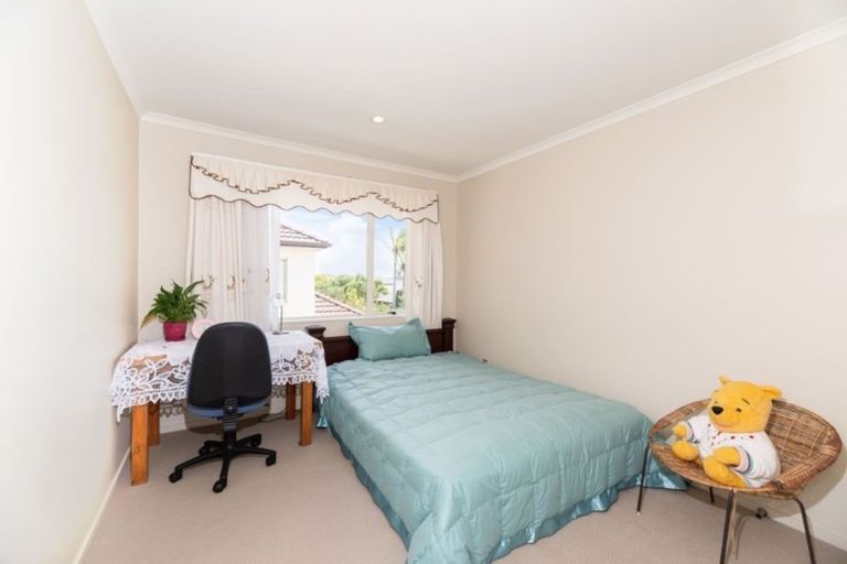 Photo of property in 14 Bridgefield Crescent, Flat Bush, Auckland, 2016