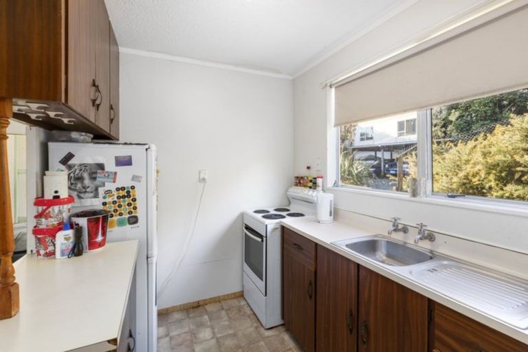 Photo of property in 17 Glen Road, Stokes Valley, Lower Hutt, 5019