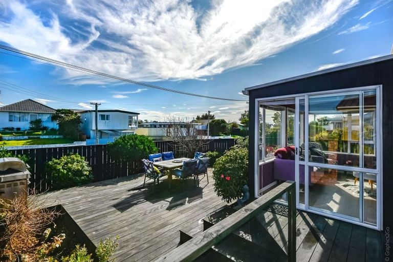Photo of property in 43 Effingham Street, North New Brighton, Christchurch, 8083