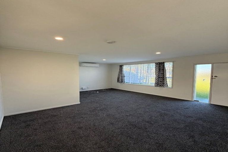 Photo of property in 51 Sturges Road, Henderson, Auckland, 0612