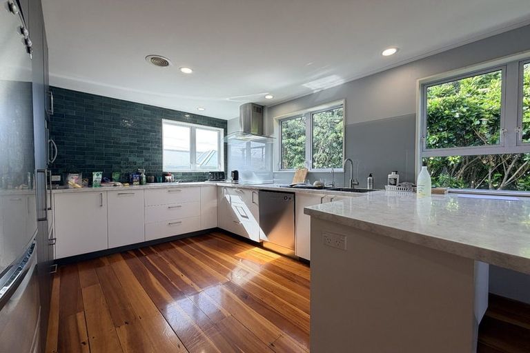 Photo of property in 4 School Road, Plimmerton, Porirua, 5026