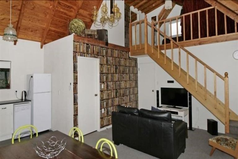 Photo of property in 21 Woodfield Avenue, Roslyn, Palmerston North, 4414