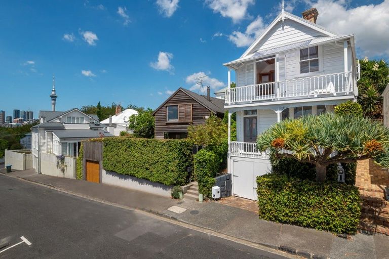 Photo of property in 17 Gunson Street, Freemans Bay, Auckland, 1011