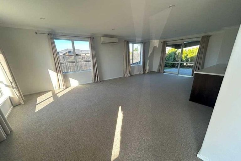 Photo of property in 1 Jeffs Way, Papamoa Beach, Papamoa, 3118