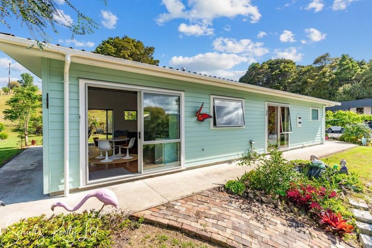 Photo of property in 37 Willow Lane, Maungaturoto, 0588