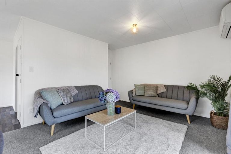 Photo of property in 2/18 Culzean Grove, Bell Block, New Plymouth, 4312