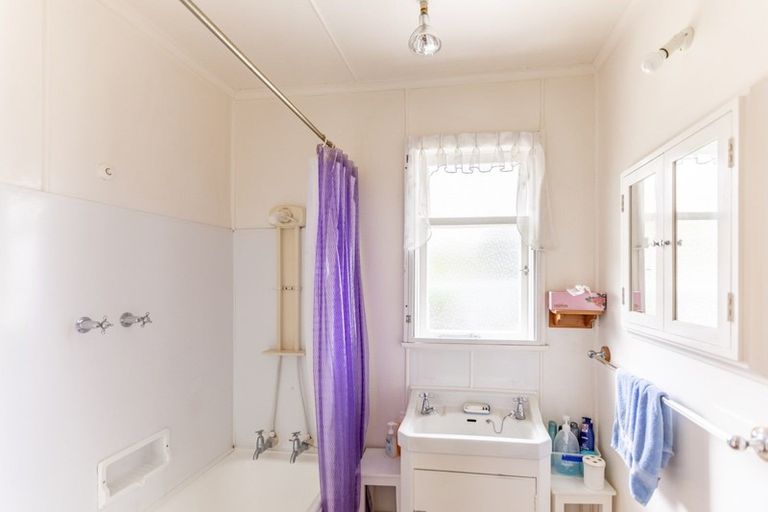 Photo of property in 4 Avon Terrace, Taradale, Napier, 4112