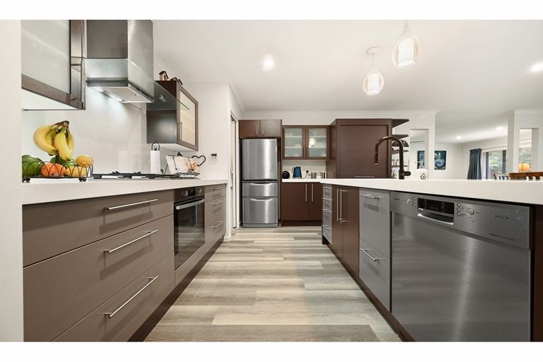 Photo of property in 11 Armour Place, Halswell, Christchurch, 8025