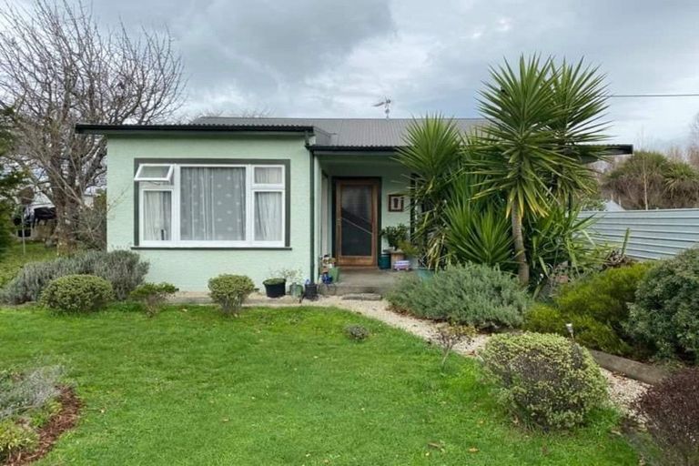 Photo of property in 27 Philip Street, Carterton, 5713