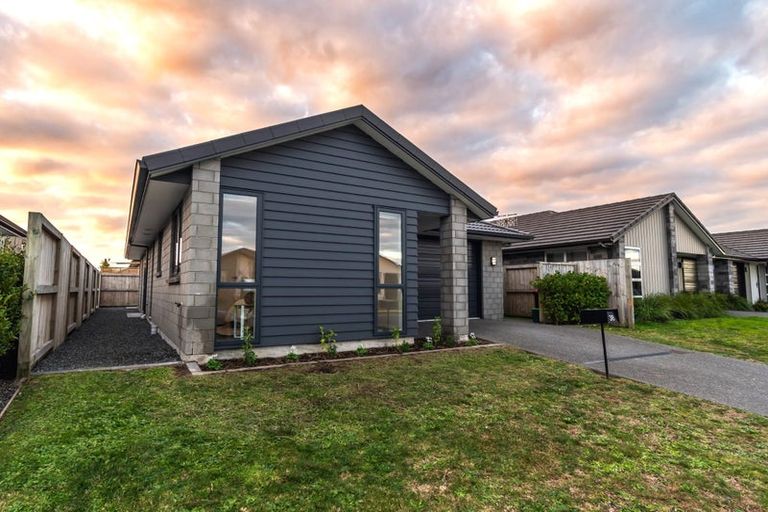 Photo of property in 38 Hills View Drive, Papamoa, 3118