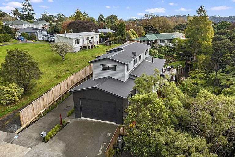Photo of property in 6b Pounamu Avenue, Greenhithe, Auckland, 0632