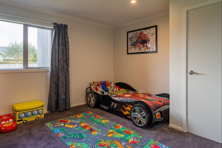 Photo of property in 21 Okarito Avenue, Levin, 5510