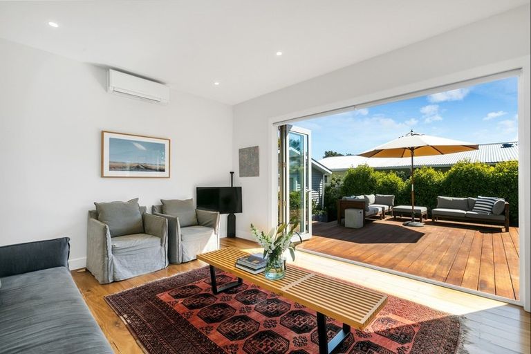 Photo of property in 25 Saltaire Street, Avondale, Auckland, 1026