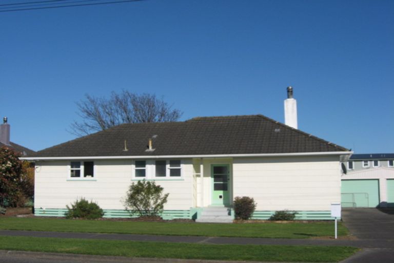 Photo of property in 19 Holland Crescent, Bulls, 4818