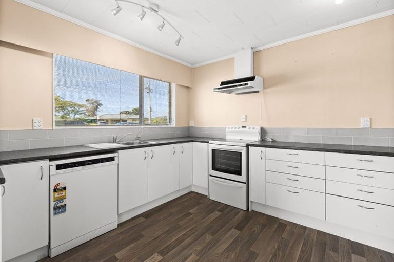 Photo of property in 68 Church Road, Taradale, Napier, 4112