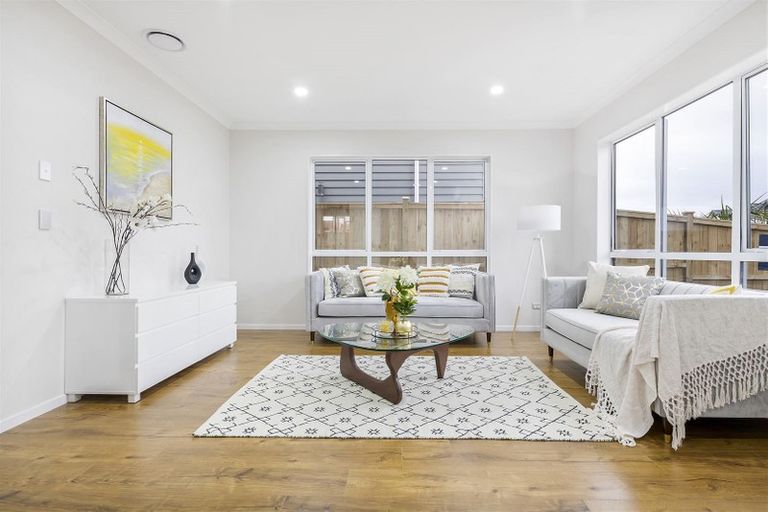 Photo of property in 93 Tir Conaill Avenue, Flat Bush, Auckland, 2019