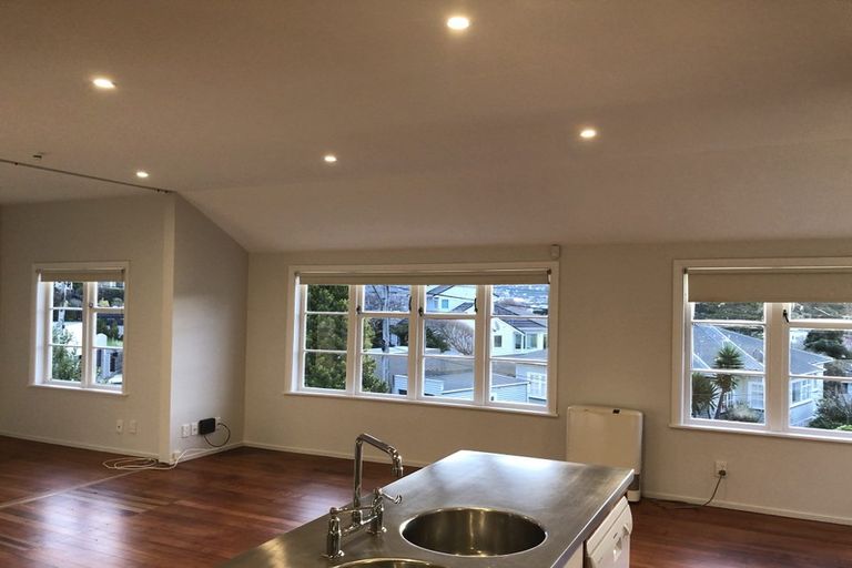 Photo of property in 13 Cavendish Square, Strathmore Park, Wellington, 6022