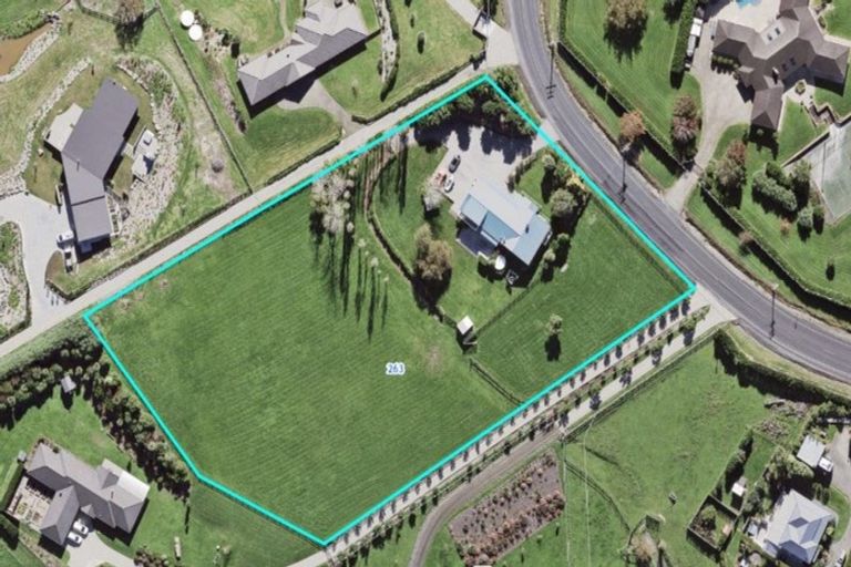 Photo of property in 263 Old North Road, Kumeu, 0892