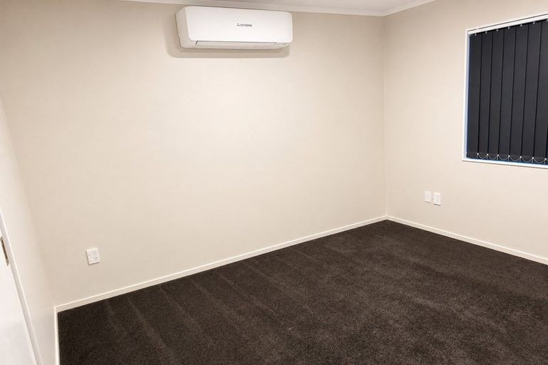 Photo of property in 4b Kimdale Place, Totara Heights, Auckland, 2105
