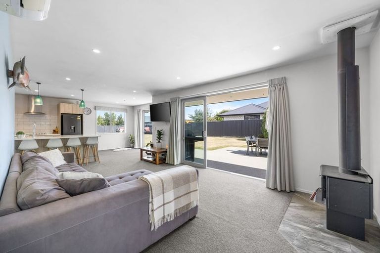 Photo of property in 8 Pennycook Place, Lake Hawea, Wanaka, 9382