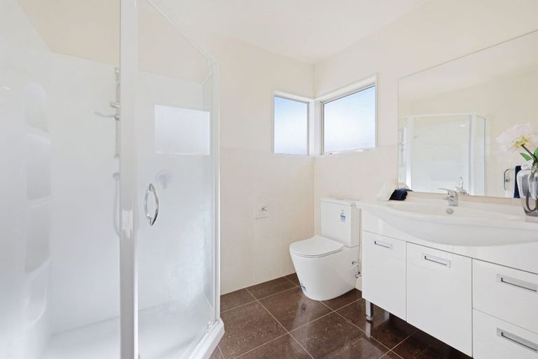 Photo of property in 74a Priestley Drive, Bucklands Beach, Auckland, 2014
