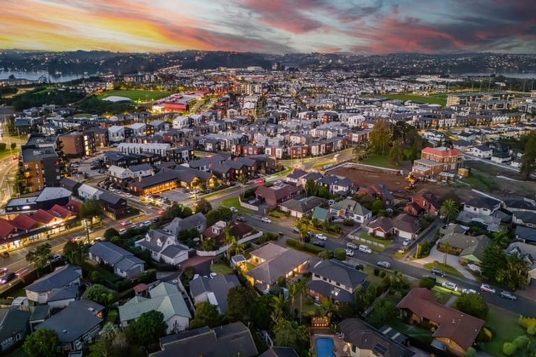 Photo of property in 7 Bannings Way, Hobsonville, Auckland, 0618