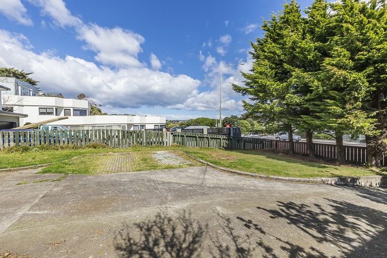 Photo of property in 88a Mana Esplanade, Paremata, Porirua, 5026