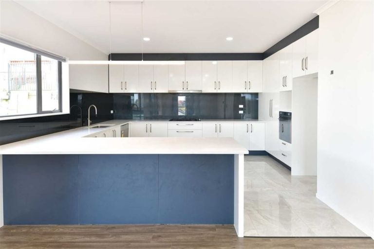 Photo of property in 19 Resolution Drive, Gulf Harbour, Whangaparaoa, 0930