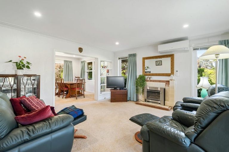 Photo of property in 5 Churchill Road, Murrays Bay, Auckland, 0630