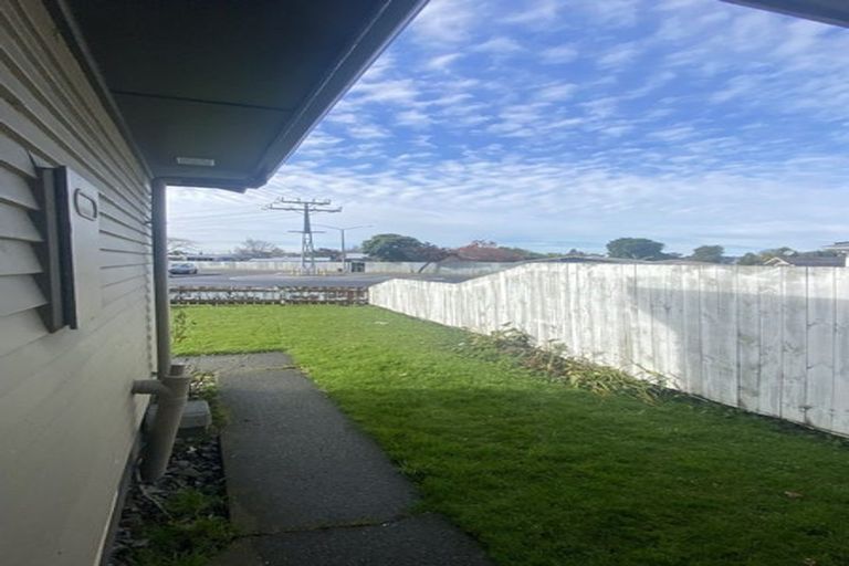 Photo of property in 419-421 Kotuku Street, Camberley, Hastings, 4120