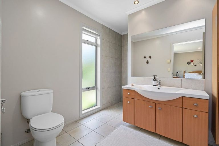 Photo of property in 61 Bowen Street, Cambridge, 3434