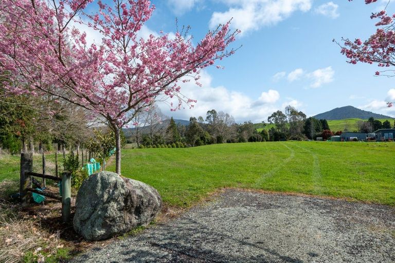 Photo of property in 70 Parerohi Grove, Kuratau, Turangi, 3381