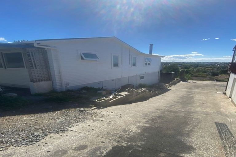 Photo of property in 579 East Coast Road, Browns Bay, Auckland, 0630