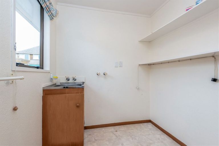 Photo of property in 1/47 Uxbridge Road, Mellons Bay, Auckland, 2014