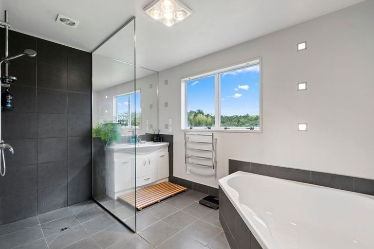 Photo of property in 111 Clifford Road, Eltham, 4322