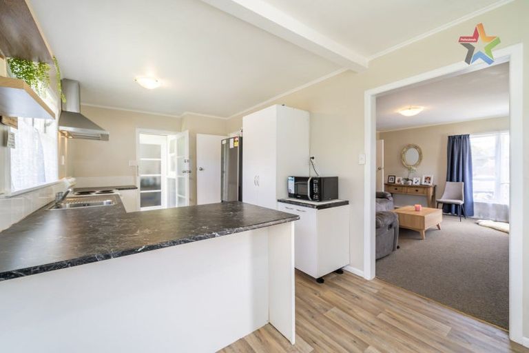 Photo of property in 5 Willow Grove, Wainuiomata, Lower Hutt, 5014