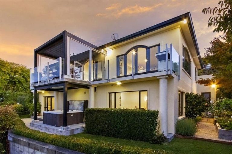 Photo of property in 39 Overdale Drive, Cashmere, Christchurch, 8022