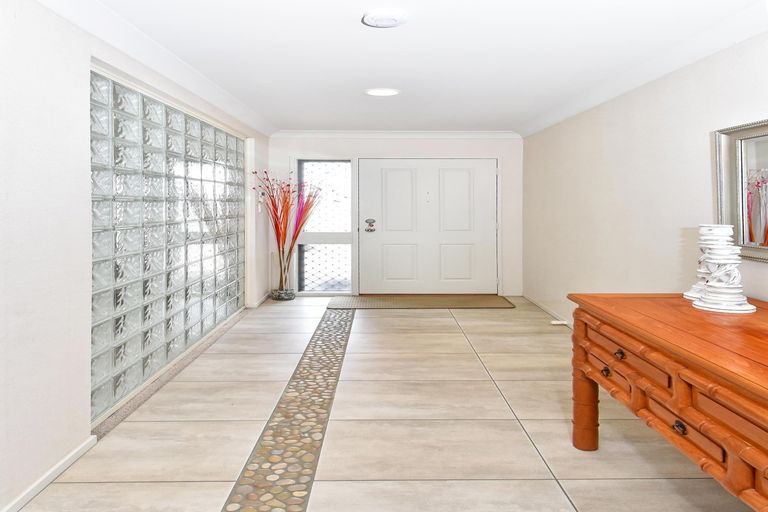 Photo of property in 21 Stranraer Crescent, Wattle Downs, Auckland, 2103