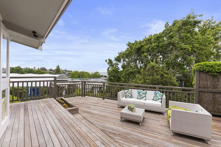 Photo of property in 104 Mellons Bay Road, Mellons Bay, Auckland, 2014