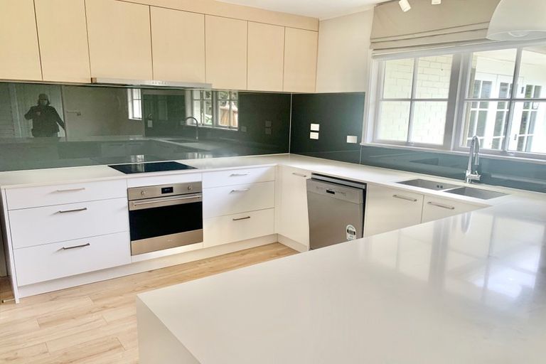 Photo of property in 44 Merriefield Avenue, Forrest Hill, Auckland, 0620