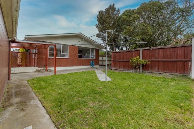 Photo of property in 6 Camberwell Place, Avonhead, Christchurch, 8042