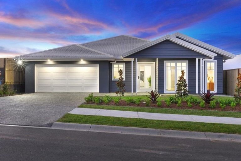 Photo of property in 23 Robert Might Road, Kumeu, 0810