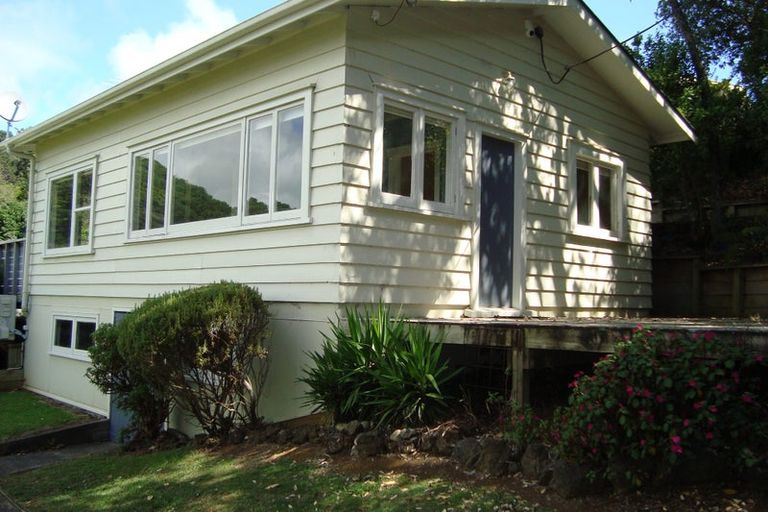 Photo of property in 132 Cornwallis Road, Cornwallis, Auckland, 0604
