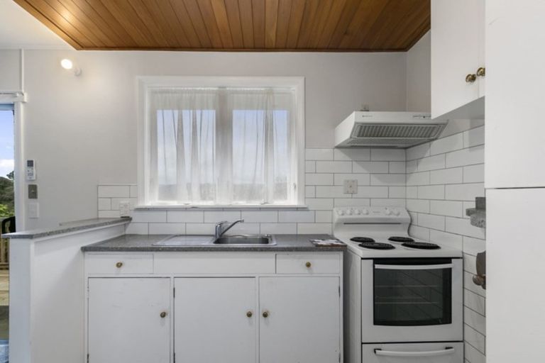 Photo of property in 12-12a Singers Road, Korokoro, Lower Hutt, 5012