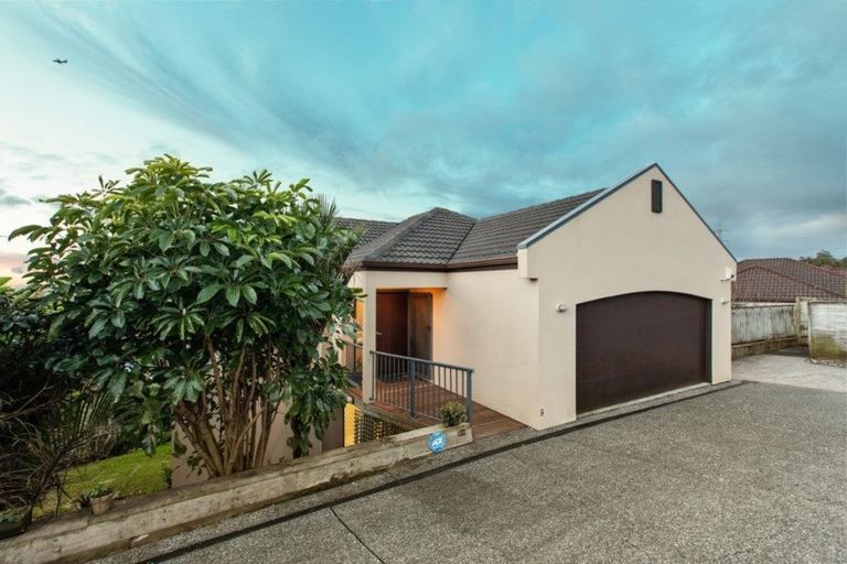 Photo of property in 132 Redoubt Road, Goodwood Heights, Auckland, 2105
