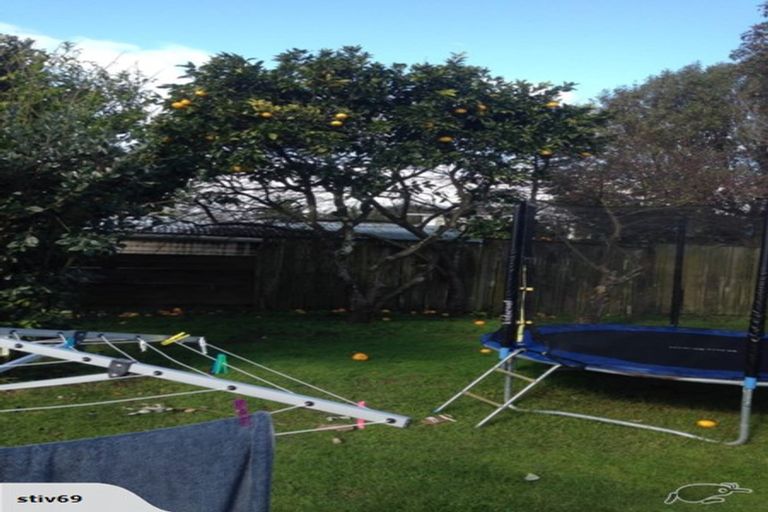 Photo of property in 37 Cascades Road, Pakuranga Heights, Auckland, 2010