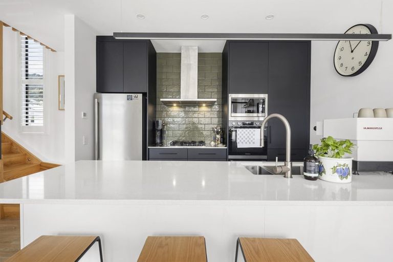 Photo of property in 4a Armour Avenue, Mount Victoria, Wellington, 6011