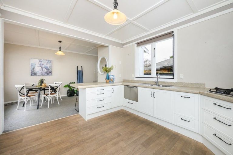 Photo of property in 70 Chelwood Street, Takaro, Palmerston North, 4412